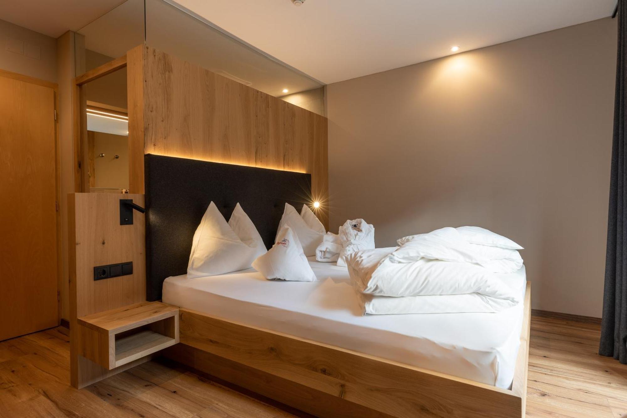 Hotel Bergfrieden มาร์เต็ลโล ภายนอก รูปภาพ